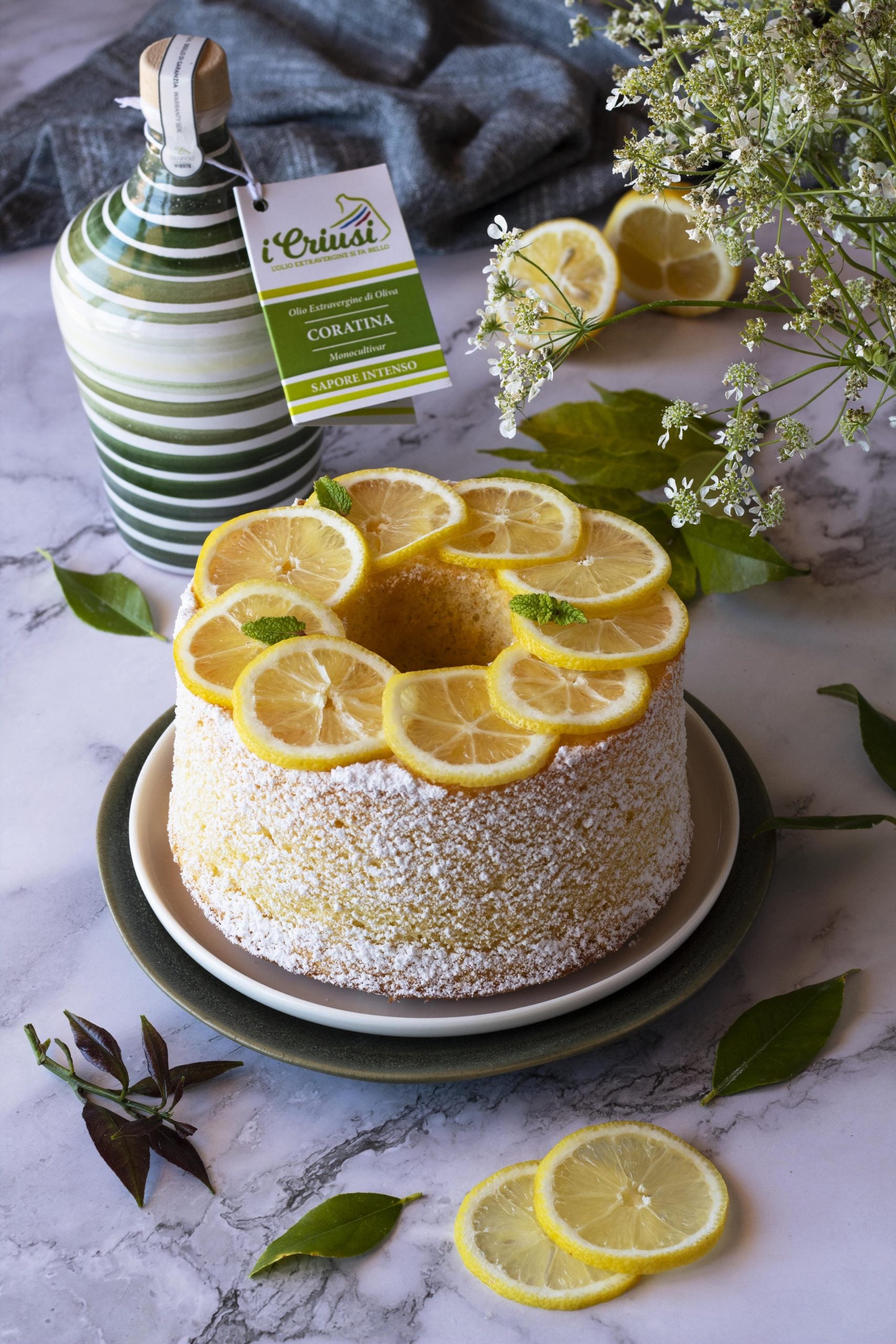 Chiffon cake al limone con olio extravergine di oliva. Oleificio Fratelli Vieste