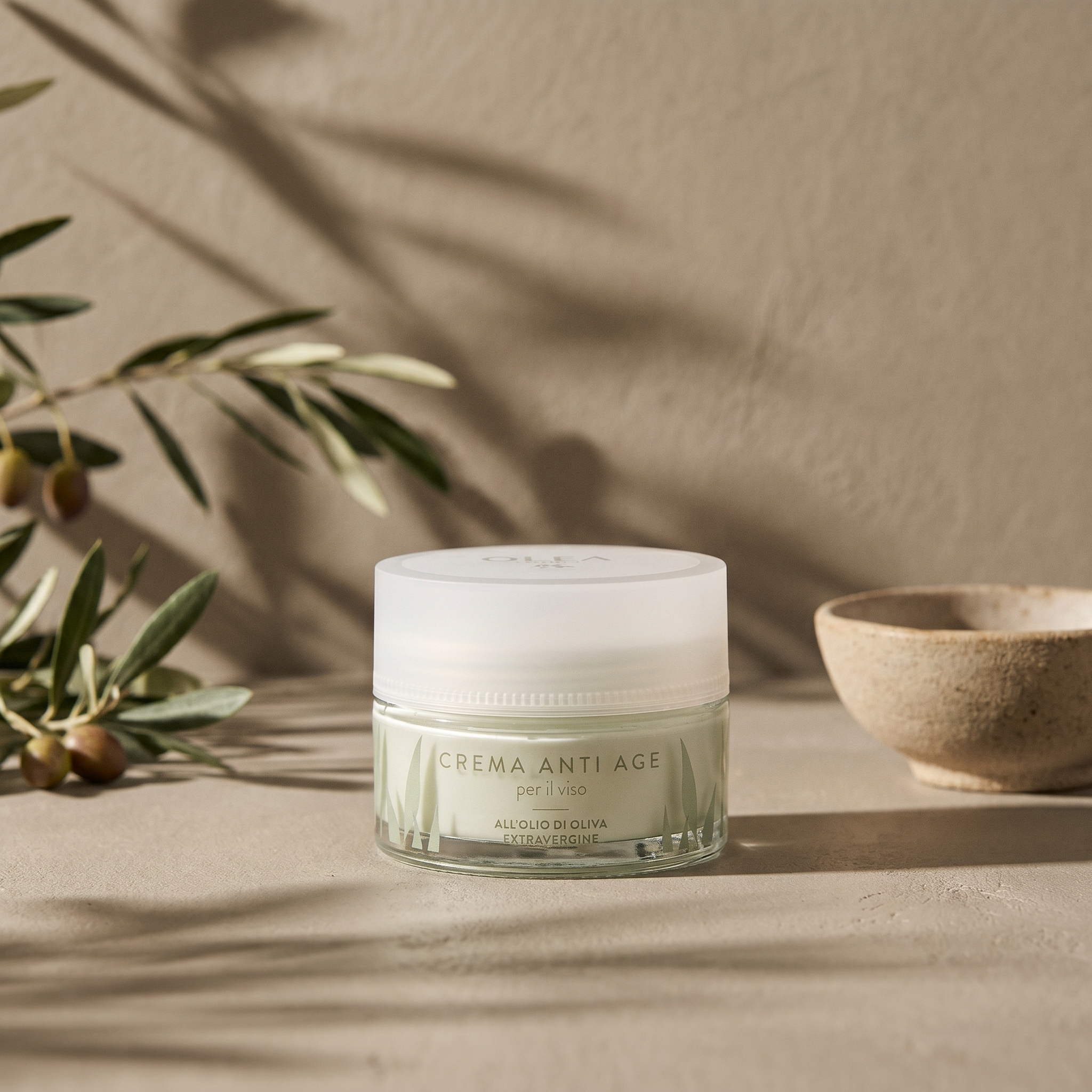 Crema anti-age viso Olea Cosmetic all'olio extravergine di oliva. Oleificio Fratelli Vieste