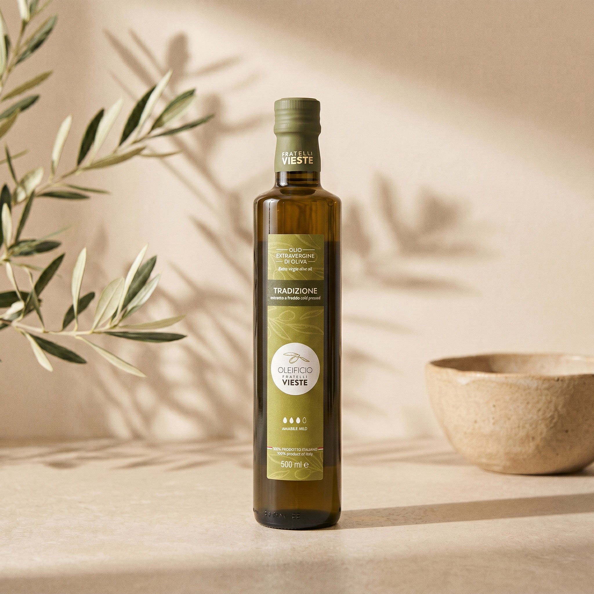 Tradizione: olio extravergine di oliva Ogliarola Garganica. Oleificio Fratelli Vieste