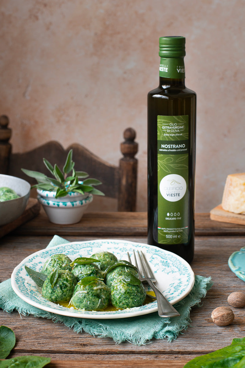 Gnudi di ricotta e spinaci con olio extravergine Nostrano. Oleificio Fratelli Vieste
