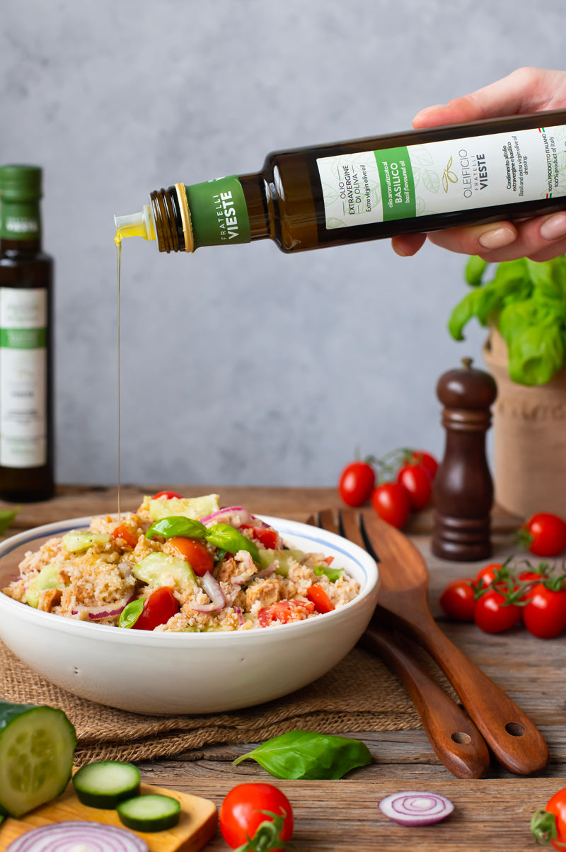 Panzanella con olio extravergine di oliva del Gargano. Oleificio Fratelli Vieste