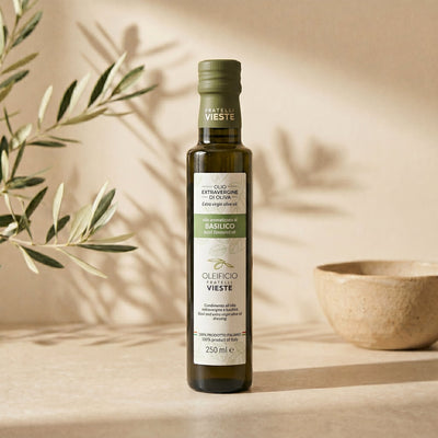 Olio extravergine di oliva aromatizzato al basilico, bottiglia da 250 ml. Oleificio Fratelli Vieste