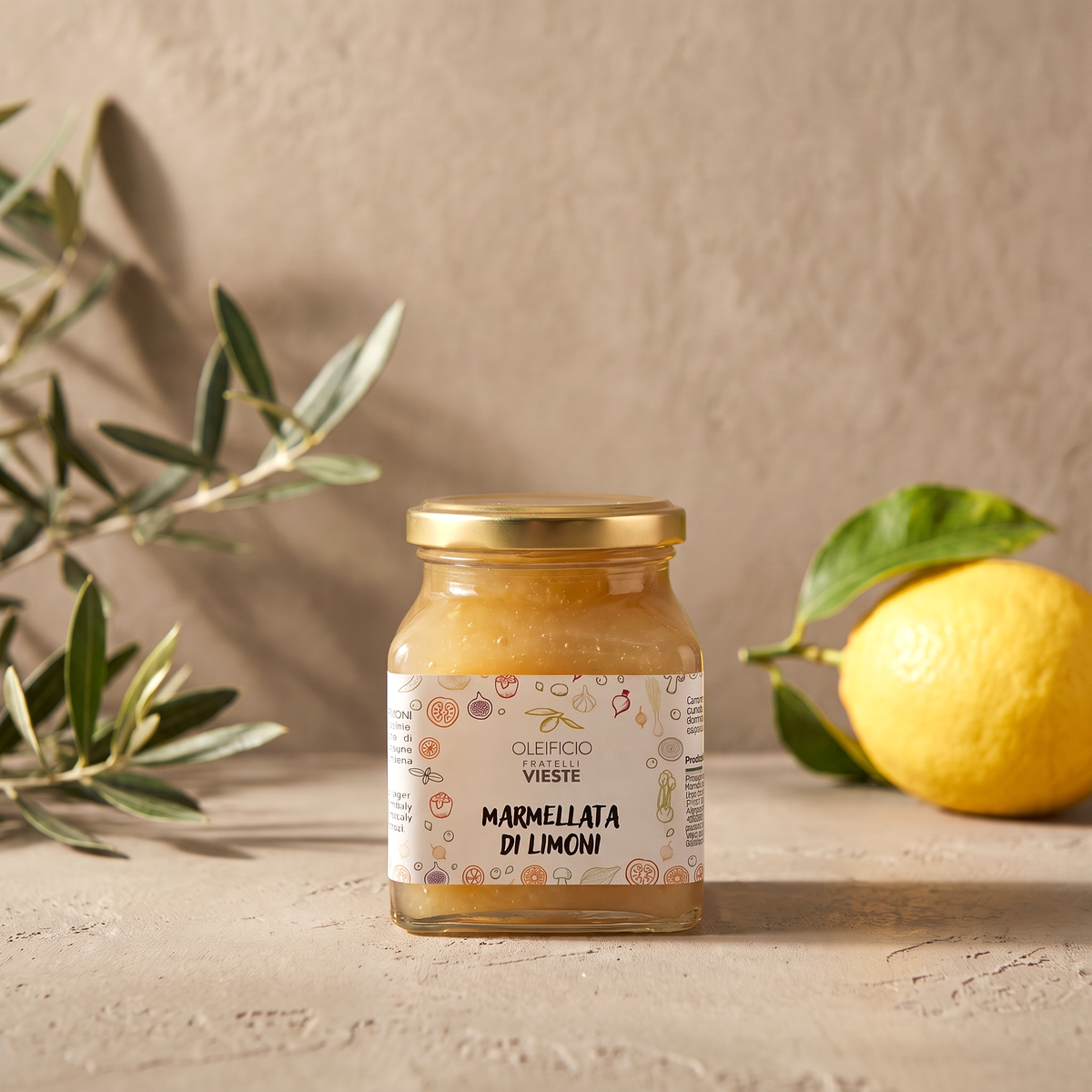 Marmellata di limoni in vasetto di vetro. Oleificio Fratelli Vieste