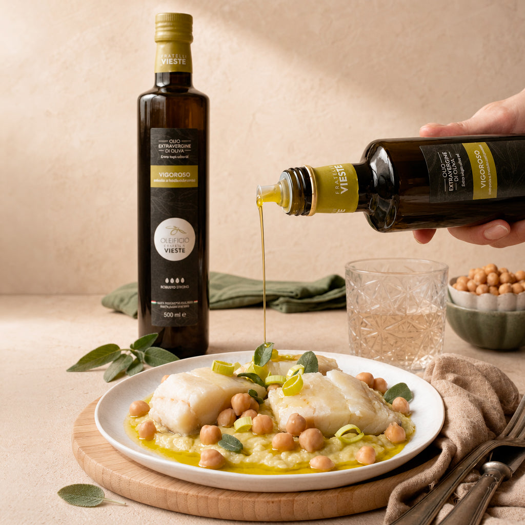 Olio extravergine di oliva Vigoroso versato su un piatto. Oleificio Fratelli Vieste